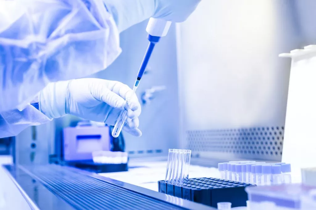Los acuerdos de precio-volumen, techo máximo de gasto, coste máximo por paciente o pago por resultados son los nuevos modelos para la financiación de los fármacos innovadores.