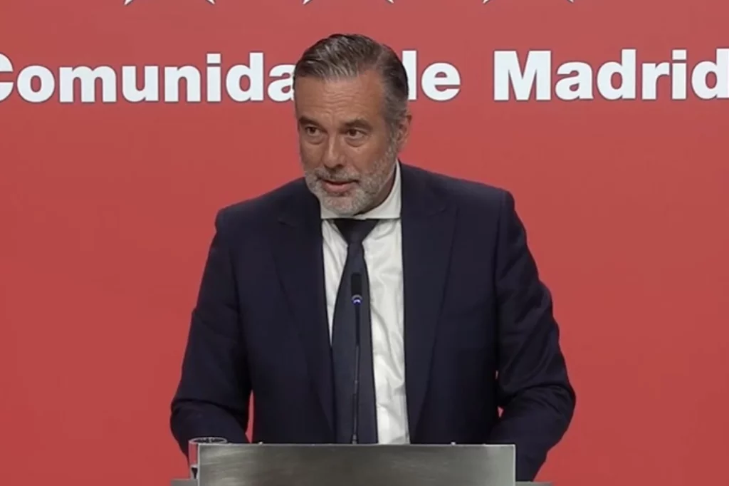El consejero de Presidencia, Justicia e Interior de la Comunidad de Madrid, Enrique López, en la rueda de prensa posterior al Consejo de Gobierno.