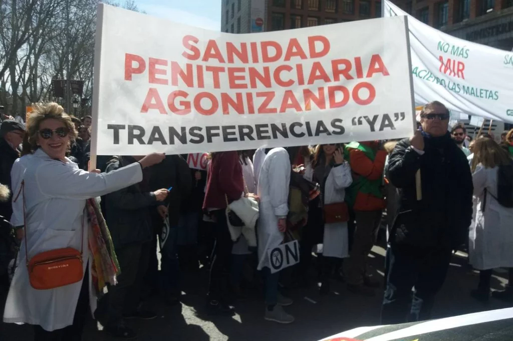 Imagen de una protesta en Madrid de funcionarios de prisiones para reclamar la culminación de las transferencias penitenciarias a las 14 comunidades que aún no las tienen. Foto: SESP.
