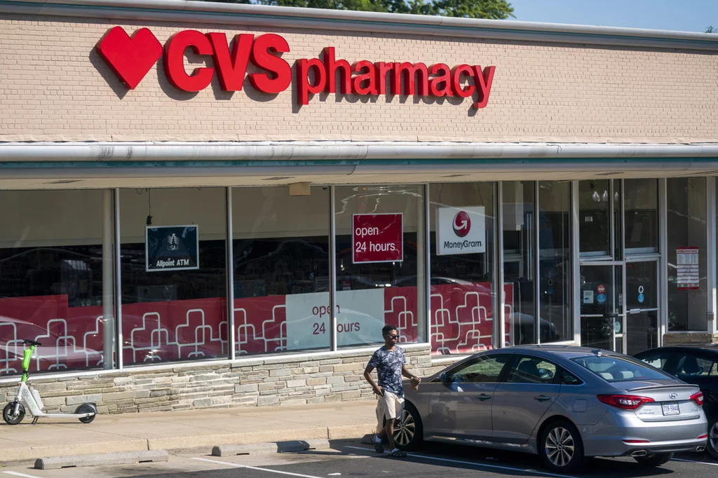 Establecimiento de CVS, en Arlington, Virginia, USA, el día que se conoció la codena a esta cadena de farmacias y a dos más. FOTO: EFE/EPA/SHAWN THEW