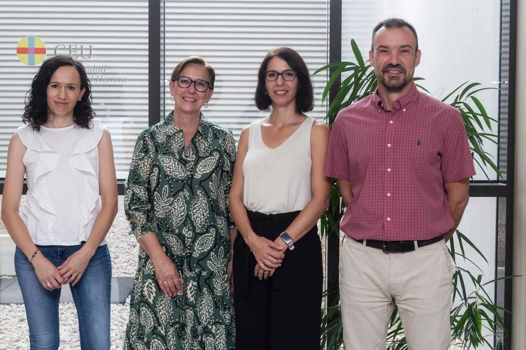 Los investigadores Laura Garca Garcés, Loreto Peyró, Gemma Biviá y Juan Francisco Lisón, profesores de la CEU UCH y coautores del estudio sobre los efectos del confinamiento en las personas con esquizofrenia.