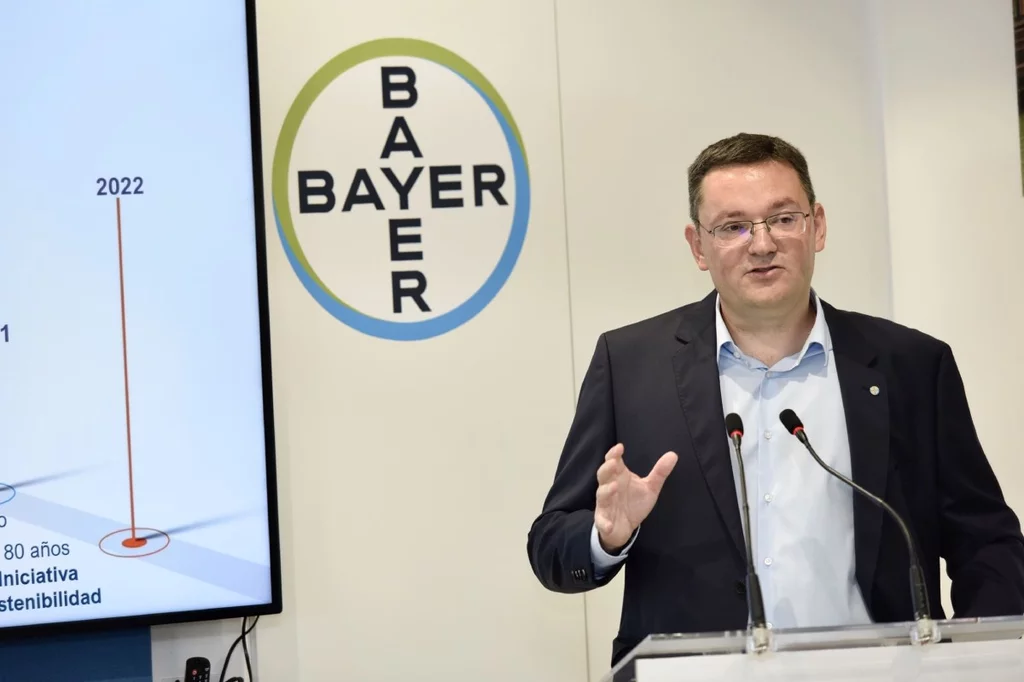 Jorge Álvarez, director de la planta de Bayer en Asturias.