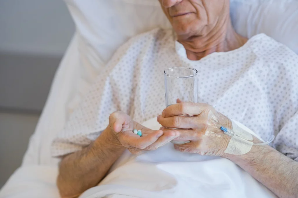 Desde la SEFH explican que si bien los errores de medicación se producen en todas las etapas del uso del medicamento, la administración y la prescripción son las que concentran el 87% de estos errores en el entorno hospitalario.