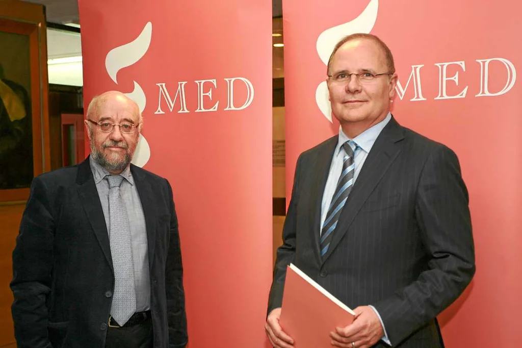 Jaume AubÃa, presidente del grupo MED, y Albert Lluch, miembro del Consejo de AdministraciÃ³n de Firmaprofesional y CEO-director general de MED.