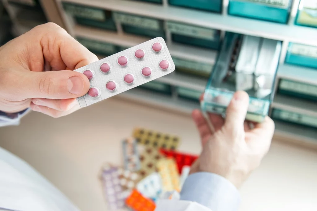 Según explican desde la sociedad cientfica, el proyecto 'FARBOT' surge de la necesidad de agilizar el trabajo de los profesionales en torno a tareas de gestión de la medicación.
