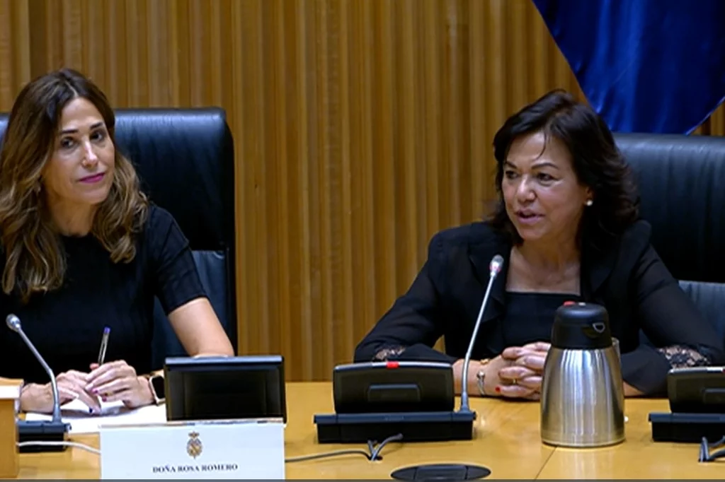 Rosa Romero, presidenta de la Comisión de Sanidad del Congreso de los Diputados, y Pilar Fernández Pascual, presidenta de la Asociación de Pacientes de Cáncer de Mama Metastásico.