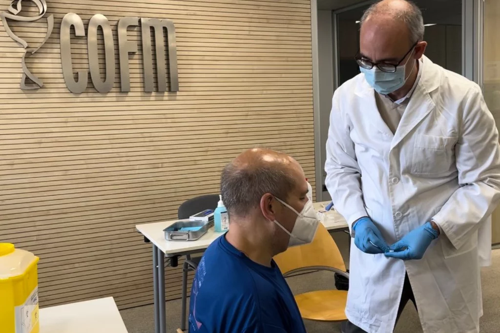 El Colegio Oficial de FarmacÃ©uticos de Madrid ha iniciado su participaciÃ³n en la campaÃ±a de vacunaciÃ³n antigripal como centro oficial autorizado. Foto: COF DE MADRID.
