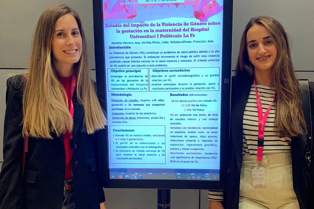 Lidia Utrillas y Ana Muniesa en el congreso de matronas de la FAME del año pasado.