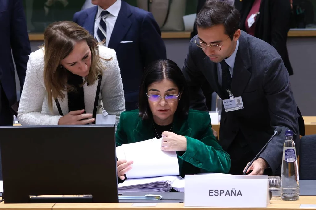 La ministra de Sanidad, Carolina Darias, en la reunión de la EPSCO, en Bruselas, con sus homólogos europeos. Foto: MINISTERIO DE SANIDAD.