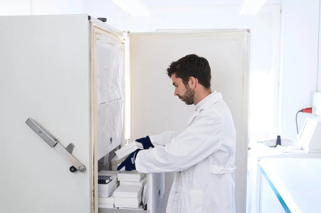 El investigador Henrik Roager, en el laboratorio de la Universidad de Copenhague. 