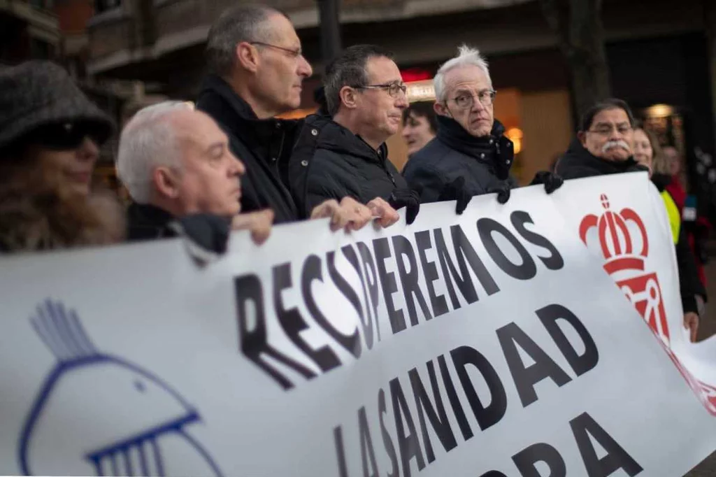 Cabecera de una de las manifestaciones convocadas en Pamplona por el Sindicato MÃ©dico de Navarra para reclamar mejoras sanitarias a la AdministraciÃ³n Foral. Foto: SMN.