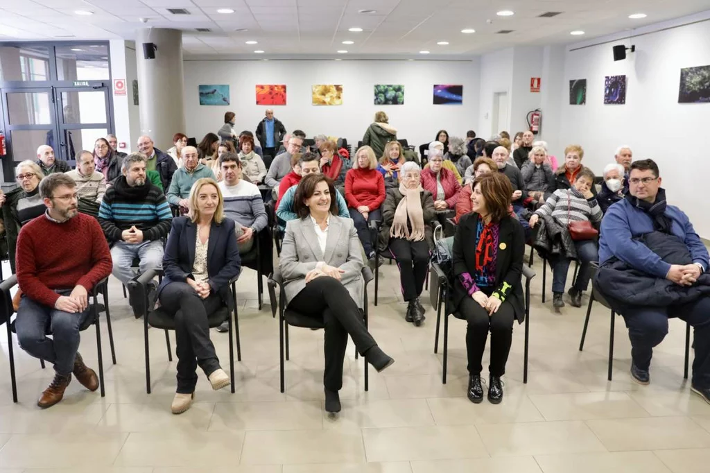 La presidenta del Gobierno de La Rioja, Concha Andreu, y la consejera de Salud, MarÃa Somalo, en la presentaciÃ³n del Aula del Medicamento. Foto: GOBIERNO DE LA RIOJA.