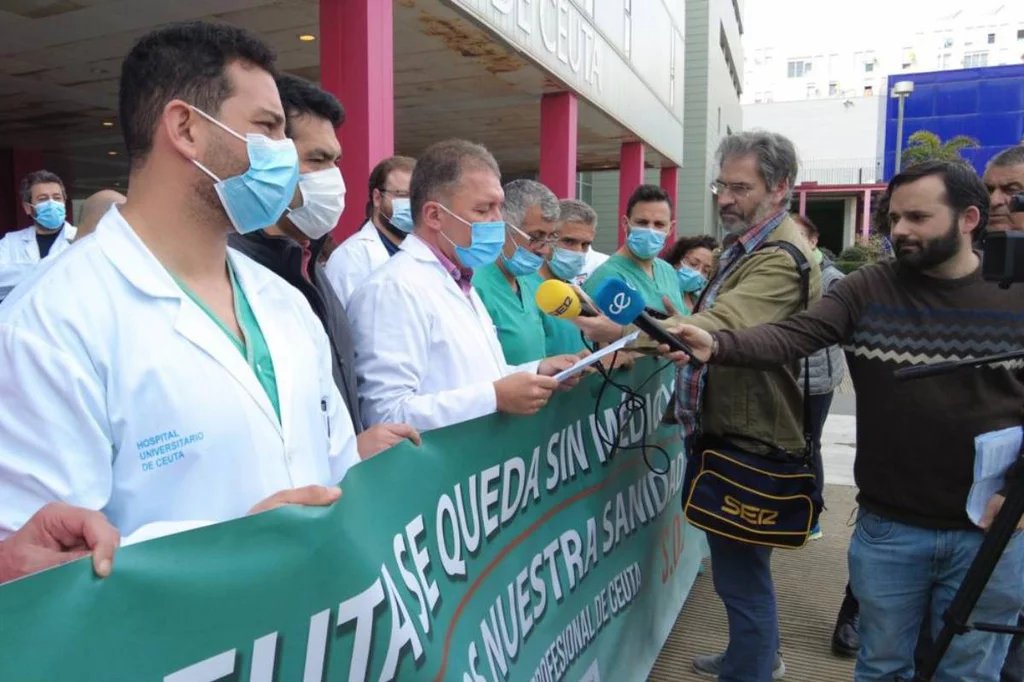 Manifestación de CESM ante el Hospital de Ceuta en la primera jornada de huelga. Foto: CESM CEUTA