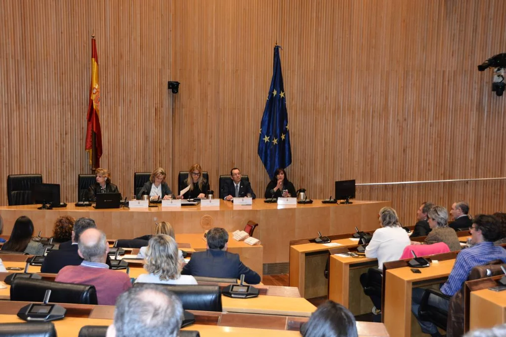 El CGE ha impulsado una jornada en el Congreso de los Diputados para visibilizar la situación y la realidad asistencial de las cerca de 70.000 personas viven en España con incontinencia fecal. Foto: CGE