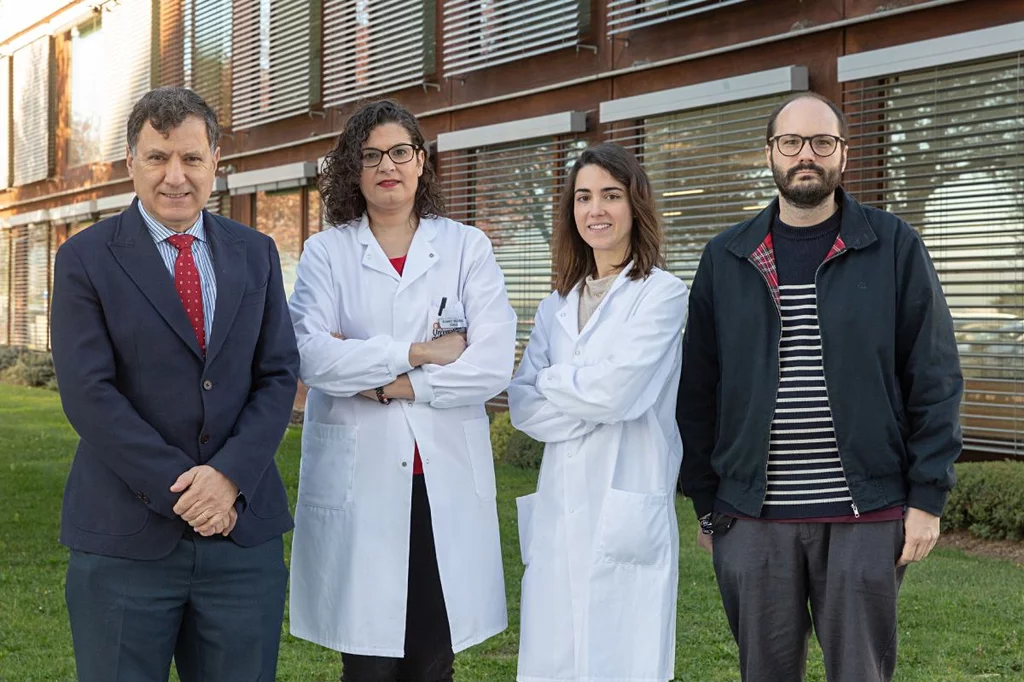 Ignacio Melero, Elixabet Bolaños, Irene Olivera y Álvaro Teijeira, autores del trabajo realizado en el Cima Universidad de Navarra.