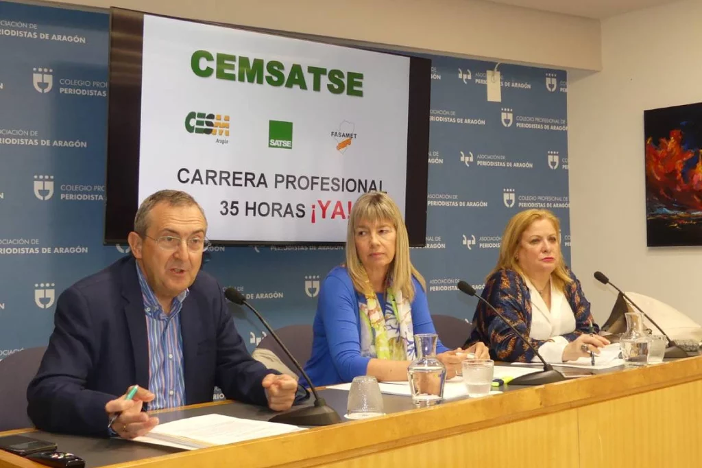 Leandro Catalán, presidente de Fasamet; Maricruz Oliván, secretaria de Satse Aragón y Mercedes Ortín, secretaria general de CESM Aragón. Foto: CEMSATSE