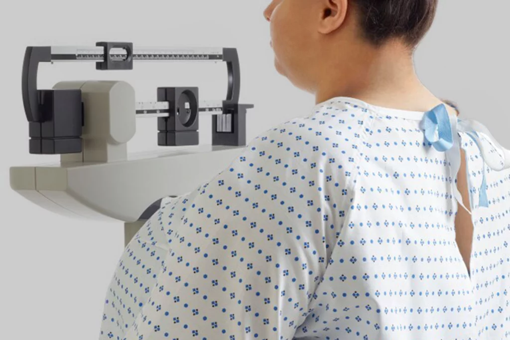 Las últimas cifras de la OMS, correspondientes a 2016, revelan que más de 1.900 millones de adultos en todo el mundo tenan sobrepeso, de los que 650 millones eran obesos, más del triple que en 1975. Foto: AGEFOTOSTOCK.