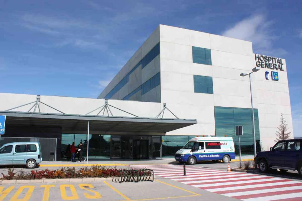 la ciudadanía de la Comunidad Valenciana residente en el Valle de Ayora pueda seguir siendo atendida en el Hospital de Almansa. Foto: SESCAM.