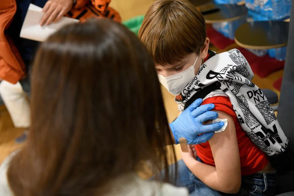 Las CCAA estÃ¡n de acuerdo en que la covid-19 no debe formar parte del calendario de vacunaciÃ³n infantil.