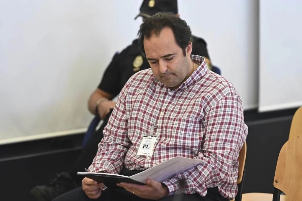  En la imagen, Antonio García Pellicer, uno de los responsables de iDental, durante un momento del juico en la Audiencia Nacional contra las cúpulas directivas del Grupo iDental en junio de 2022. FOTO: EFE/FERNANDO VILLAR