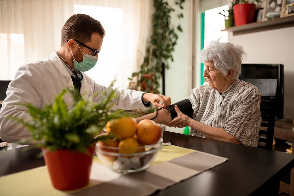 La Fundación A.M.A. seleccionará proyectos relacionados con el cuidado de la salud, la atención sanitaria, la atención a enfermos y sus familiares, la prevención de enfermedades y la promoción de hábitos de vida saludables.
