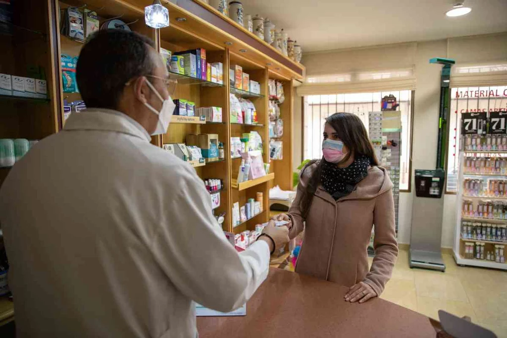  La Asociación Profesional Futuro prom,uve un estudio que analizará los casos en que el farmacéutico deriva al médico. Foto: SERGIO G. VALERO.