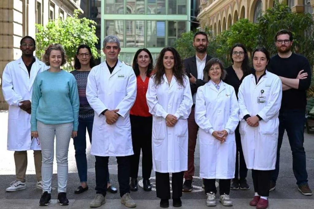 El equipo del estudio de la 5-ALA (de izda. a dcha.): Dioulde Diao, Ana Sevilla, Estela Pineda, Josep J. González, Marta Muñiz, Leire Pedrosa, Marc Centelles, Àngels Sierra, Carmen Bedia, Alejandra Mosteiro y Abel Ferrés. Foto: IDIBAPS