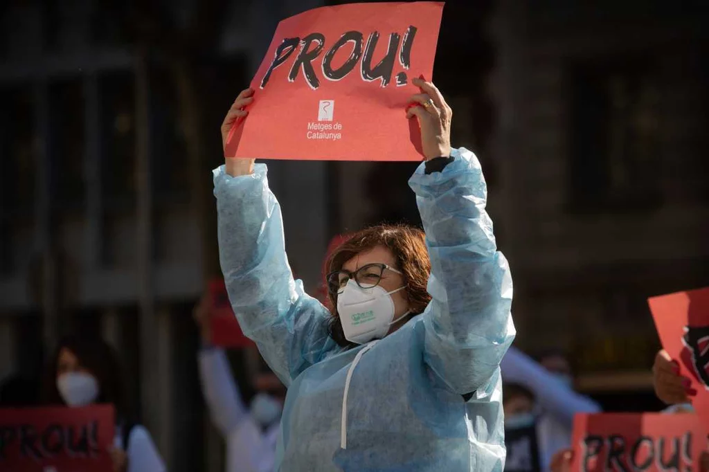 El déficit de médicos afecta especialmente a la atención primaria catalana, que ha salido en varias ocasiones a la calle a pedir soluciones. 