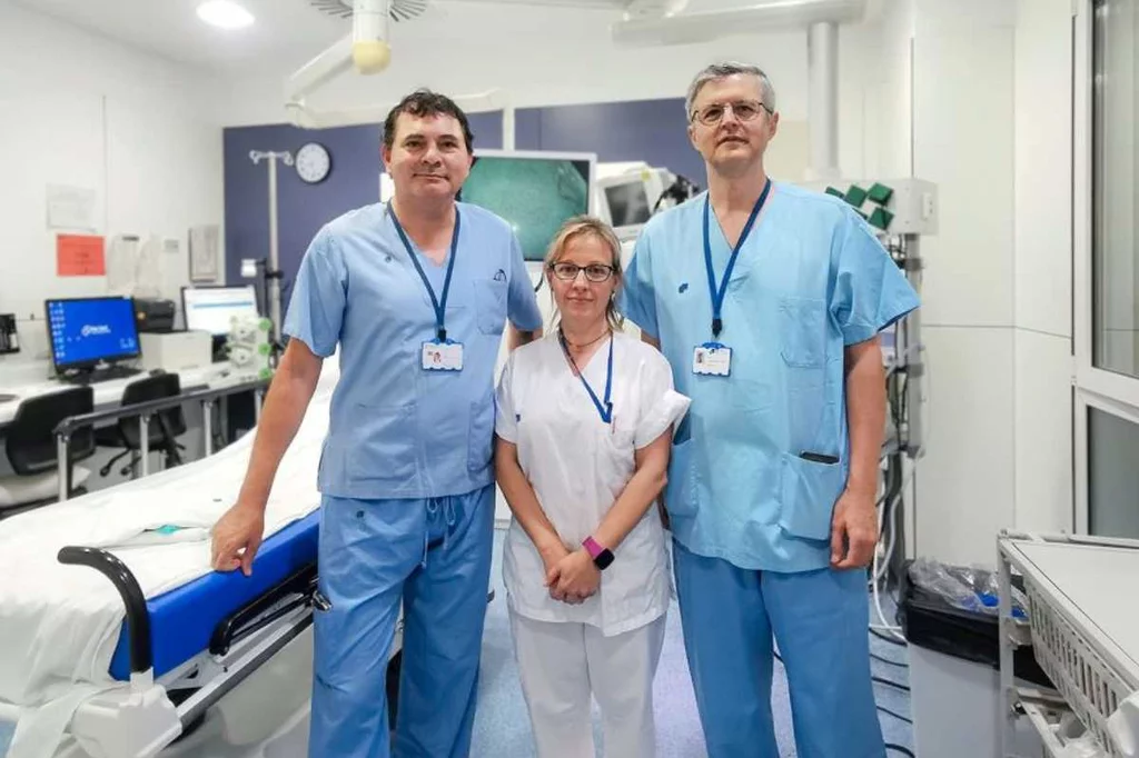 ValentÃ Puig, Gemma Pujol y FÃ©lix Junquera, responsables del caso de sigmoidopexia endoscÃ³pica. Foto: HOSPITAL PARC TAULÃ   