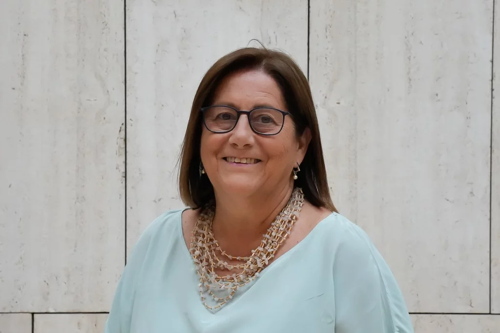 La catedrÃ¡tica MarÃa Buti es consultora senior del Servicio de HepatologÃa del Hospital Universitario Vall dÊ¼Hebron, en Barcelona.