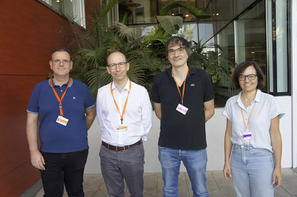 Investigadores del Instituto de InvestigaciÃ³n BiomÃ©dica de Bellvitge (Idibell), el Instituto CatalÃ¡n de OncologÃa y el Hospital de Bellvitge, de Barcelona. Foto: IDIBELL.