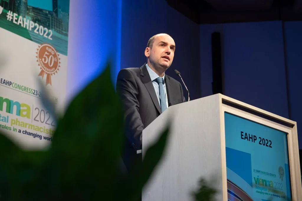 András Süle, presidente de la EAHP, durante el congreso anual de la asociación en 2022, que se celebró en Viena (Austria). Foto: EAHP/MARIONA RIBO