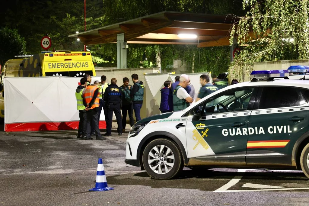 Un trabajador sanitario del centro de salud de Haro ha fallecido a última hora de este lunes en un atropello masivo por parte de un conductor en el parking de las instalaciones, que también ha ocasionado heridas de distinta consideración a otras cinco personas. Foto: EFE/RAQUEL MANZANARES.