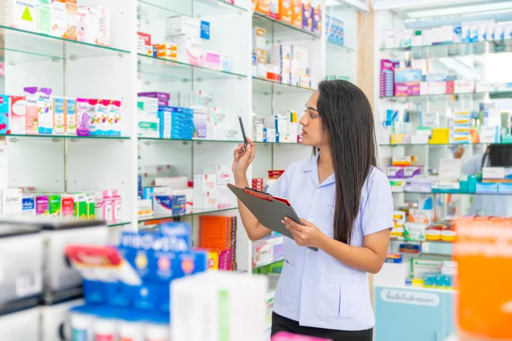 Uno de los retos del nuevo reglamento europeo es proteger la estabilidad financiera de las farmacias. Foto: SHUTTERSTOCK