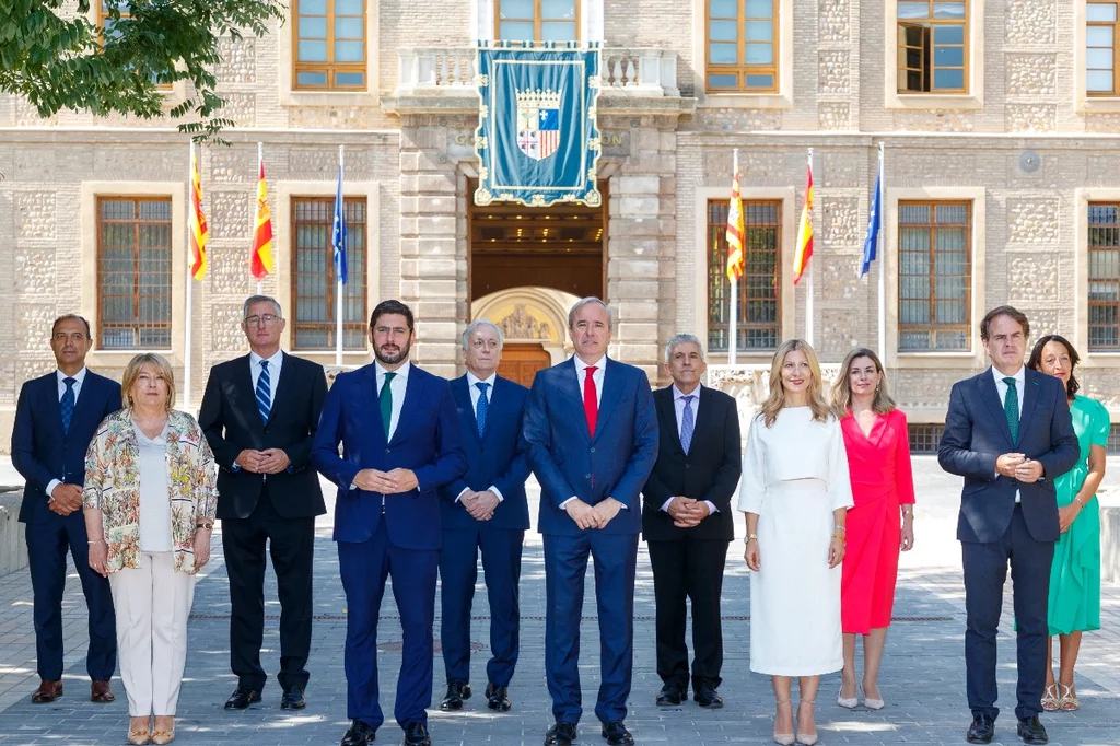 El Gobierno de Aragón, presidido por Jorge Azcón, tras las elecciones del 28 de mayo. Foto: EFE