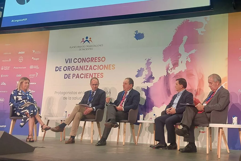 Carina Escobar (POP), José Antonio Quevedo (semFYC), Juan Pedro Rísquez (Consejo de COF), Diego Ayuso (Consejo de Enfermería) y José Soto (Sedisa). Foto: C.T.