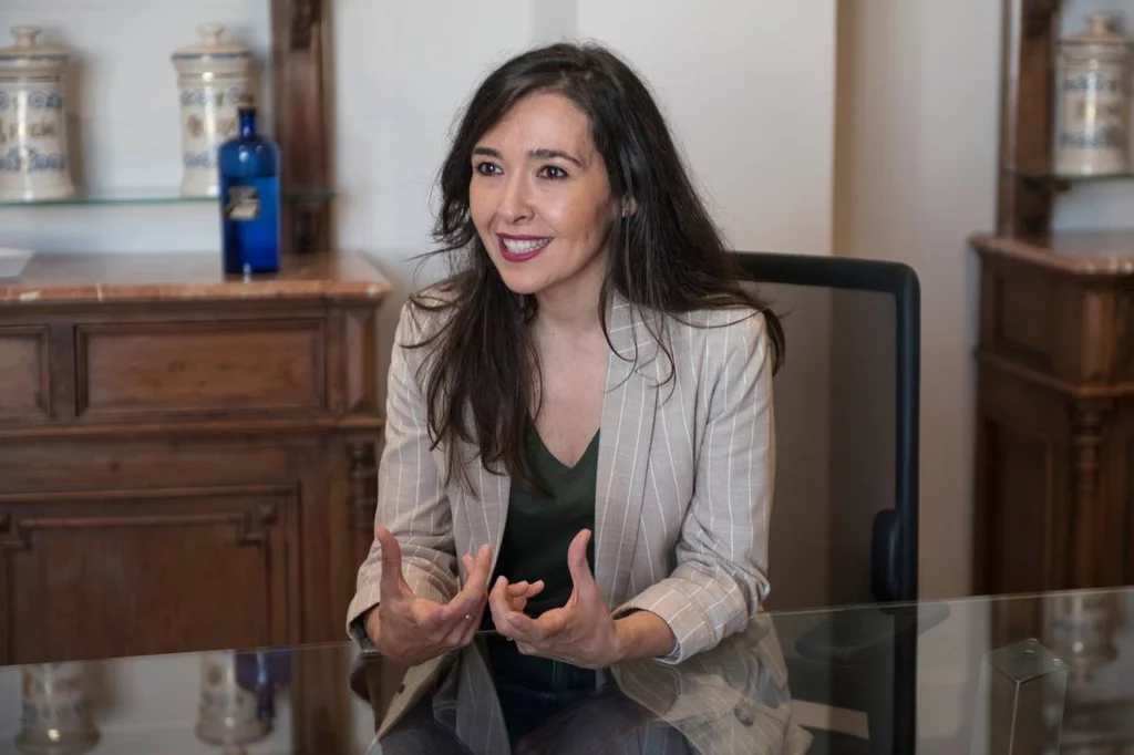 Raquel Aguado, vocal de Dermofarmacia del COF de Madrid, durante la entrevista mantenida con CF. Foto: LUIS CAMACHO.