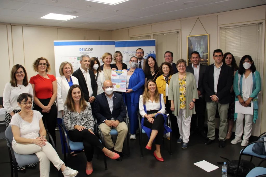 Profesionales y pacientes en el acto de conmemoración del primer aniversario de la REiCOP. Foto: SEMG.
