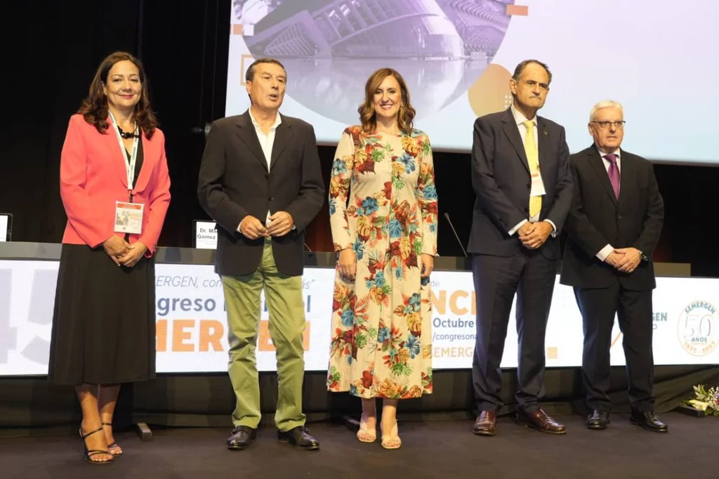 De izquierda a derecha, Inmaculada Cervera, Marciano Gómez, María José Catalá, José Polo y Vicente Pallarés, durante la ceremonia de inauguración del congreso de la sociedad científica: SEMERGEN.