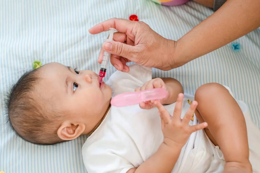 La necesidad de calcular dosis facilita los errores con la medicación en niños. Foto: SHUTTERSTOCK