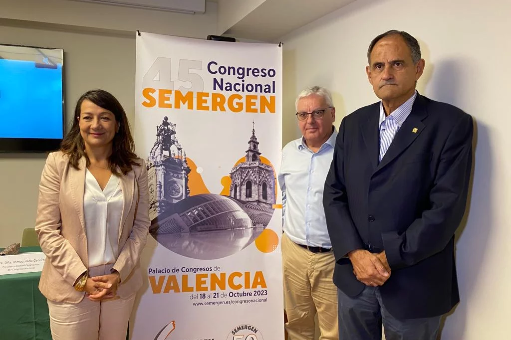 Inmaculada Cervera, presidenta del comité organizador del 45º congreso de Semergen; Vicente Pallarés, presidente del comité científico, y José Polo, presidente de la sociedad. Foto: SEMERGEN.