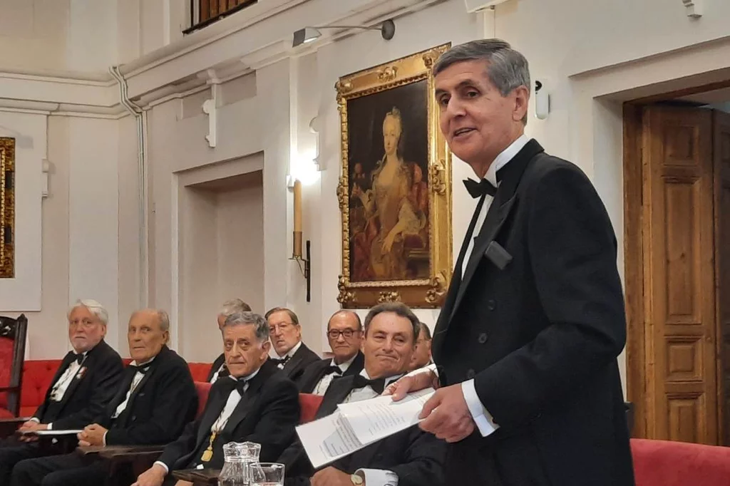 Pedro González-Trevijano en su discurso de ingreso como académico de erudición en la Real Academia de Medicina y Cirugía de Sevilla (Ramse). Foto:DM