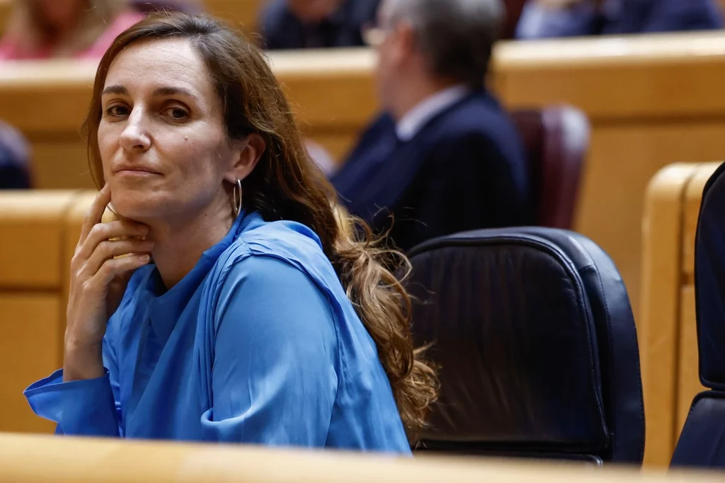 Mónica García, ministra de Sanidad, durante la sesión de Control al Gobierno celebrada este martes por el pleno del Senado. Foto: EFE/SERGIO PÉREZ