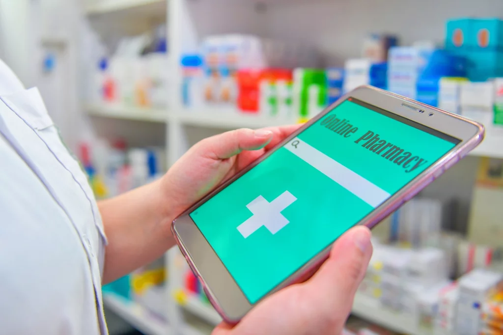 De 22.220 farmacias que hay en España, solo 750 (3,37%) están registradas en Distafarma (a través de la Aemps). Foto: SHUTTERSTOCK.