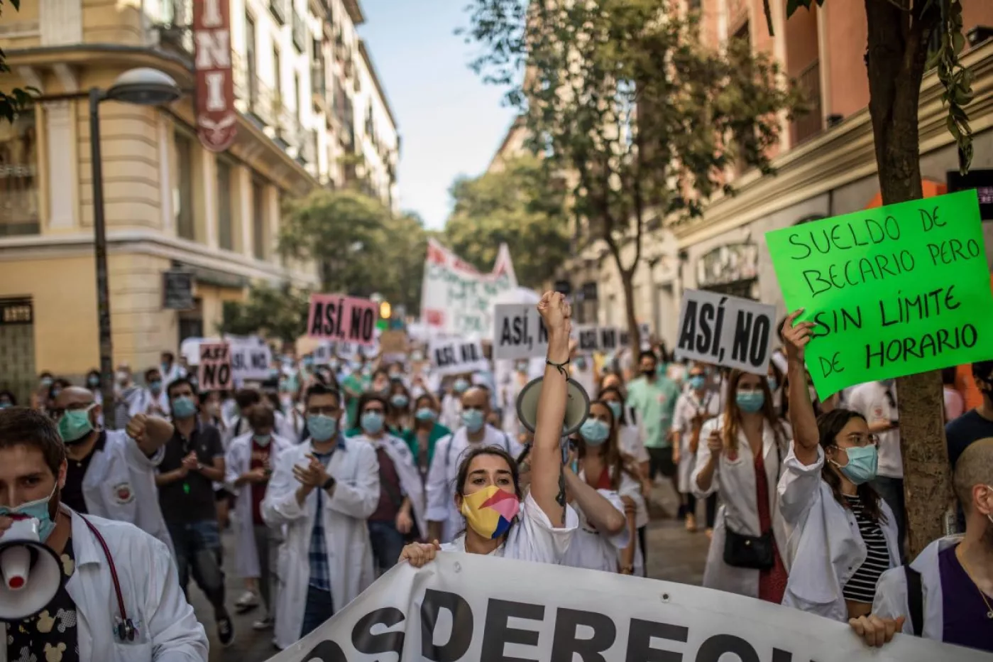 Aspecto de la manifestación convocada este lunes por los residentes de Madrid (Foto: Comité de Huelga MIR de Madrid).