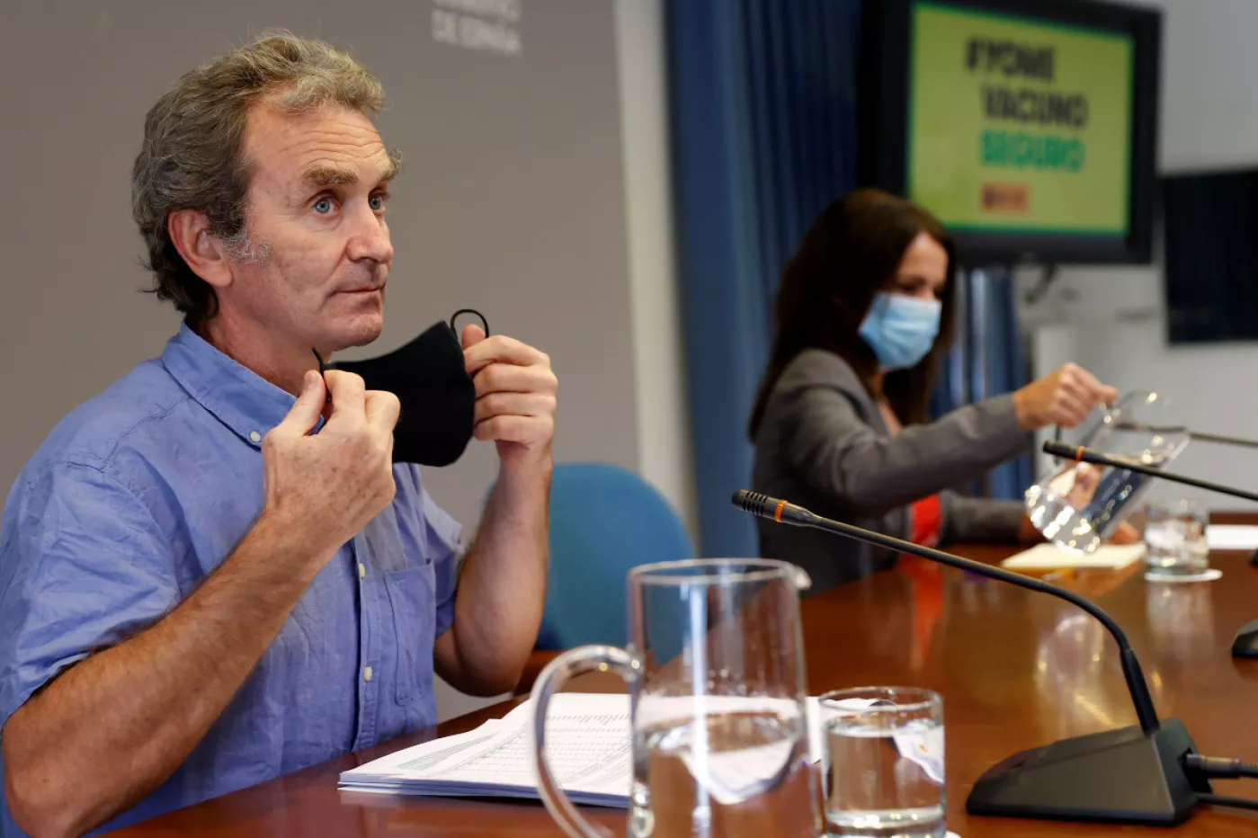 Fernando Simón, director del CCAES, y Silvia Calzón, secretaria de Estado de Sanidad, han informado este lunes sobre los últimos datos de la pandemia de covid-19.