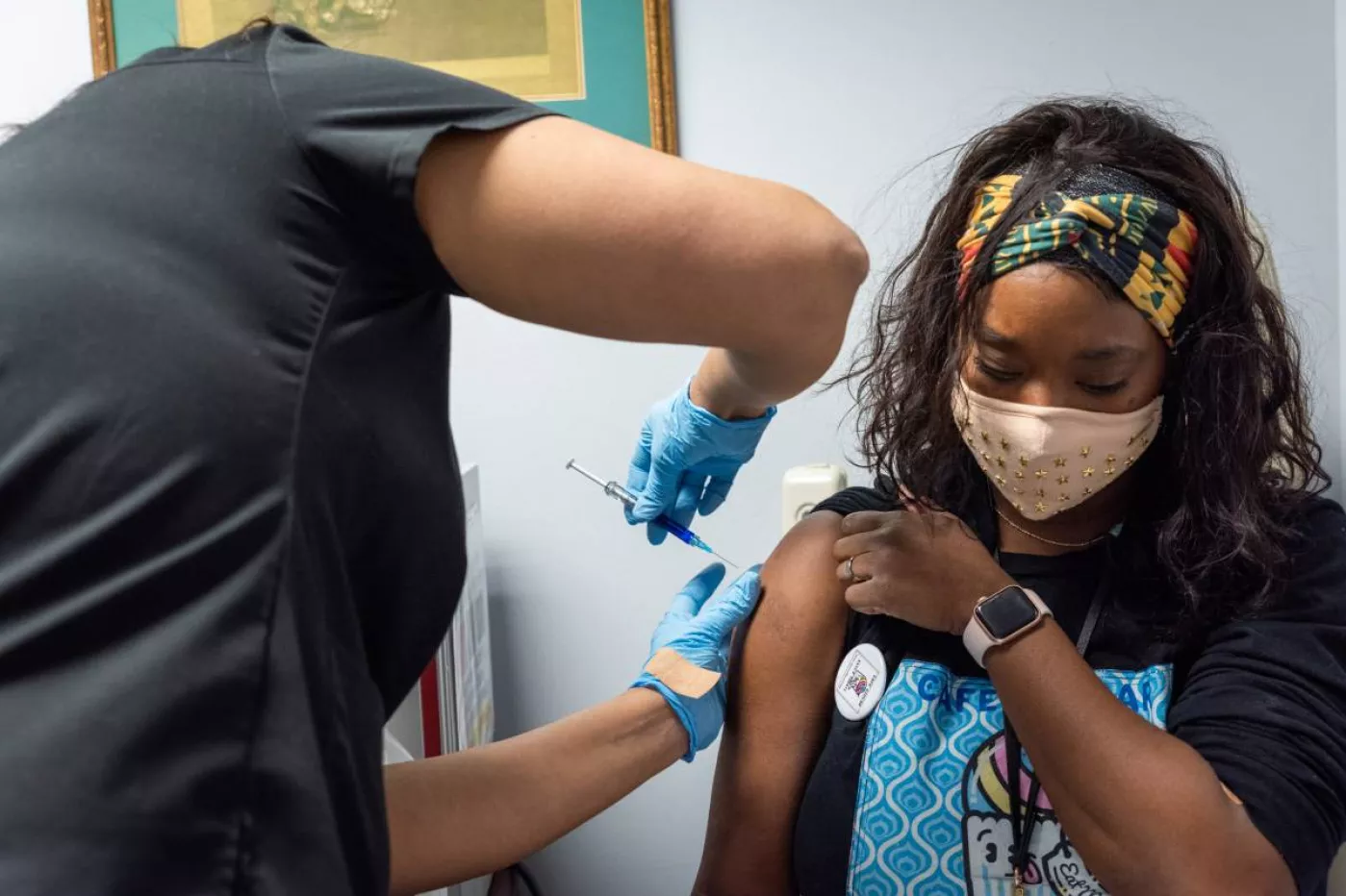 Una voluntaria en un ensayo de la vacuna de Novavax (Foto: MATT FELDMAN / NOVAVAX)
