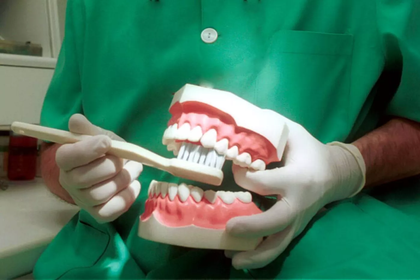 Se estima que la periodontitis afecta, aproximadamente, a la mitad de la población mundial. Además, está asociada a otras 60 enfermedades, incluyendo cardiopatías o diabetes.