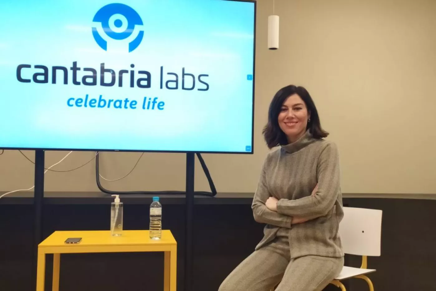 Susana Rodríguez, CEO de Cantabria Labs, afirma que su compañía es una empresa de "bata blanca", porque se enfoca al médico, al farmacéutico y al veterinario.