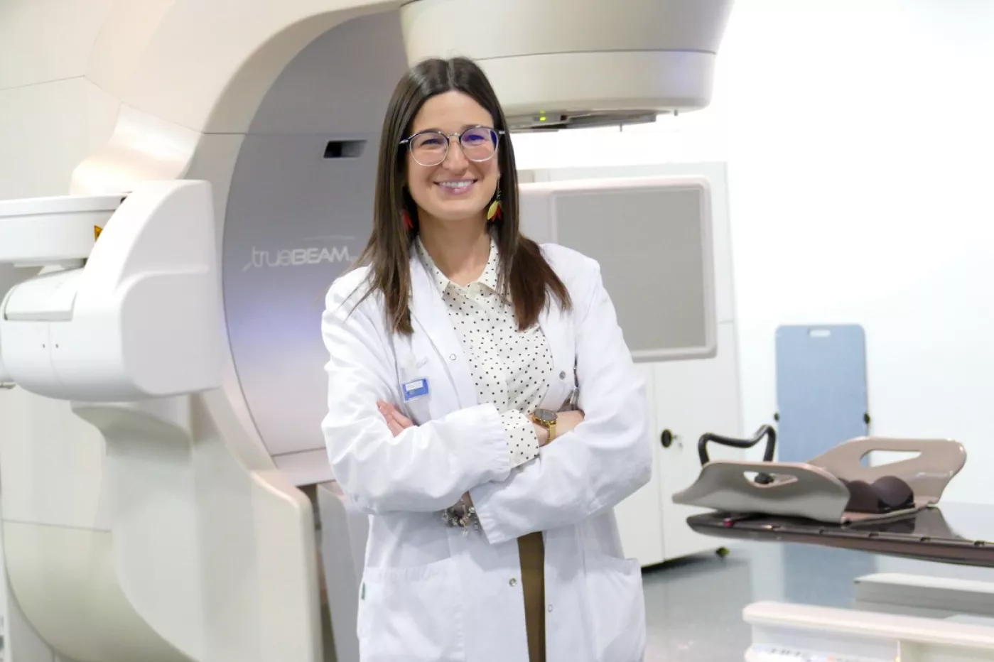 Marina Peña Huertas, médico adjunto del Servicio de Oncología Radioterápica del Hospital Universitario Quirónsalud Madrid.